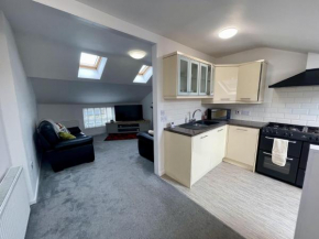 Impeccable 2-Bed Apartment in Scarborough